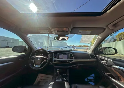 2018 Toyota Highlander Se из США, поврежденный, VIN 5TDKZRFH6JS283003